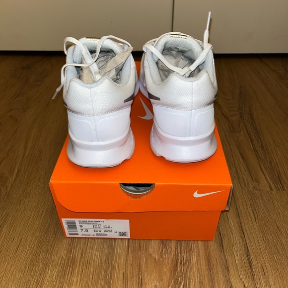 Nike Women’s Run Swift 3 Running Shoes - Picture 13 of 14